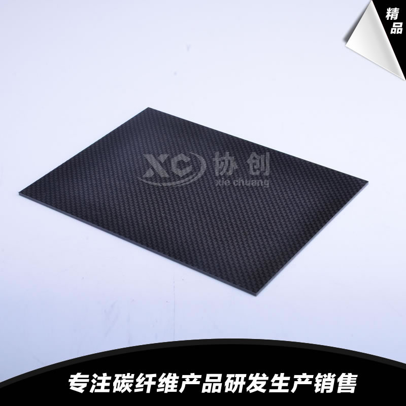 為什么市場上面t300碳纖維價格差異很大？